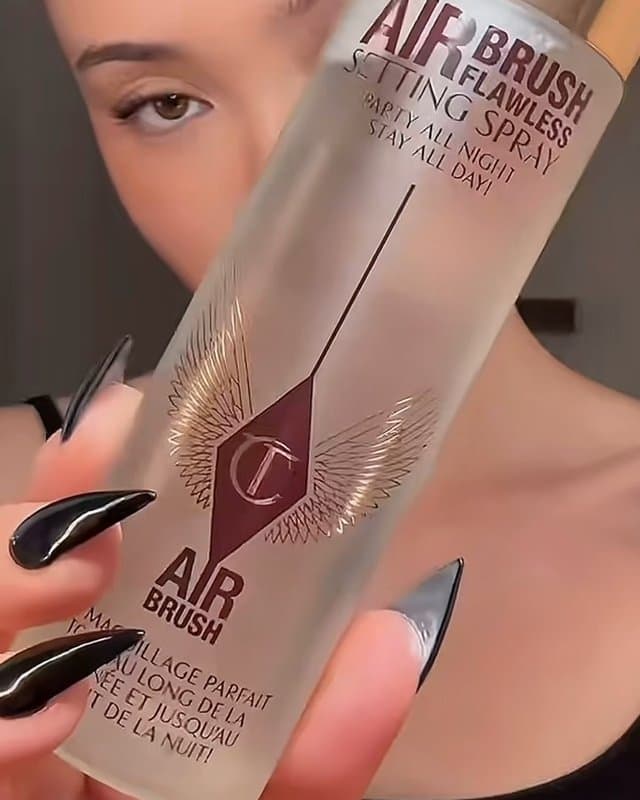 Postim nga @suelas_cosmetics: Airbrush Flawless Setting Spray
